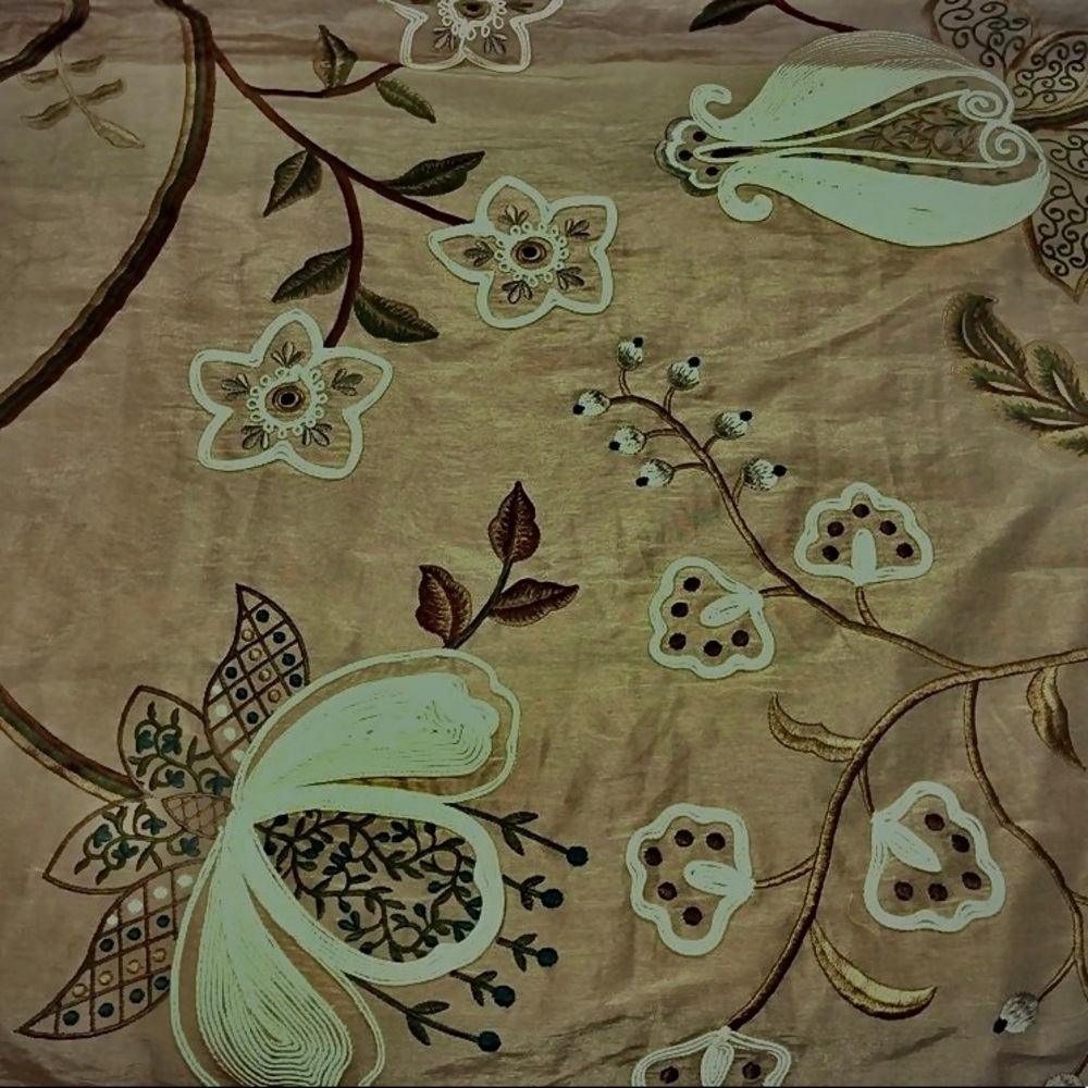 Silk Blend Bohemian Floral Embroidery - Picture 3 of 10